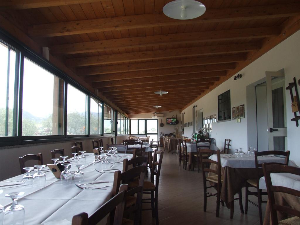 Agriturismo Locoe Oliena Exteriör bild